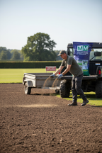 Low Maintenance Grass Seed for Lawns and Landscape Areas 20kg - Image 2